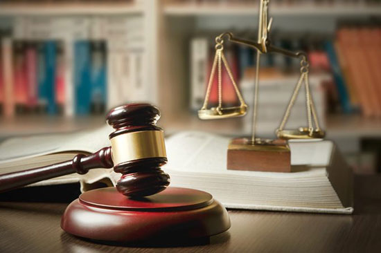 كلية القانون